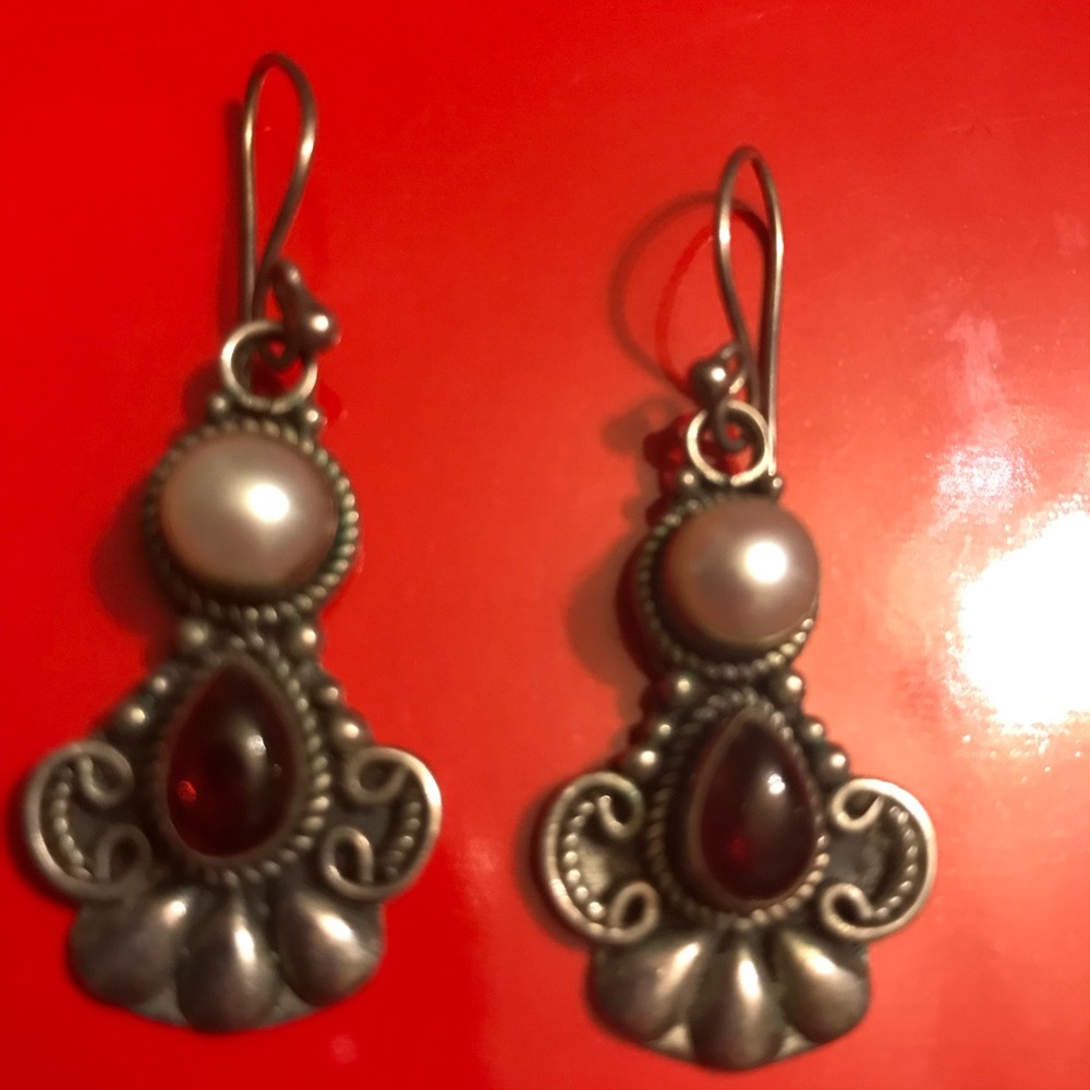 Gorgeous Sterling Silver 925 Pearl/Garnet Earings